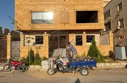 Apartment - 3 Bedrooms - 3 Bathrooms for sale in 1st Neighborhood - 2nd District East - Shorouk City - Cairo