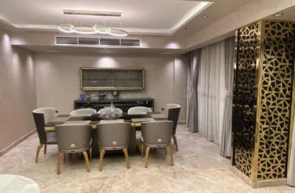 فيلا - 5 غرف نوم - 6 حمامات للبيع في رويال سيتي - كمبوندات الشيخ زايد - الشيخ زايد - الجيزة