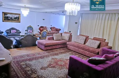شقة - 3 غرف نوم - 2 حمامات للبيع في شارع مكرم عبيد - المنطقة السادسة - مدينة نصر - القاهرة
