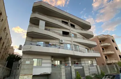 شقة - 3 غرف نوم - 3 حمامات للبيع في المجاورة الاولي - المنطقة الاولي - مدينة الشروق - القاهرة