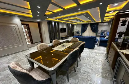 شقة - 3 غرف نوم - 3 حمامات للايجار في شارع شهاب - المهندسين - الجيزة