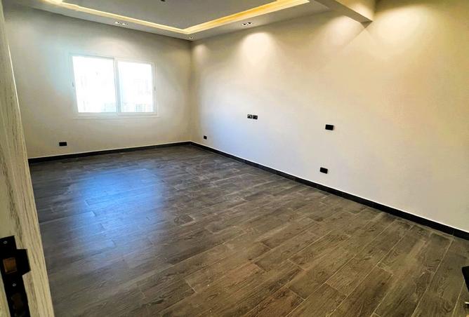 8264875 - Property Image 3