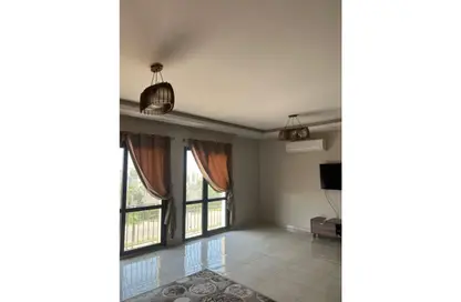 شقة - 3 غرف نوم - 2 حمامات للايجار في ذا كورت ياردز - كمبوندات الشيخ زايد - الشيخ زايد - الجيزة