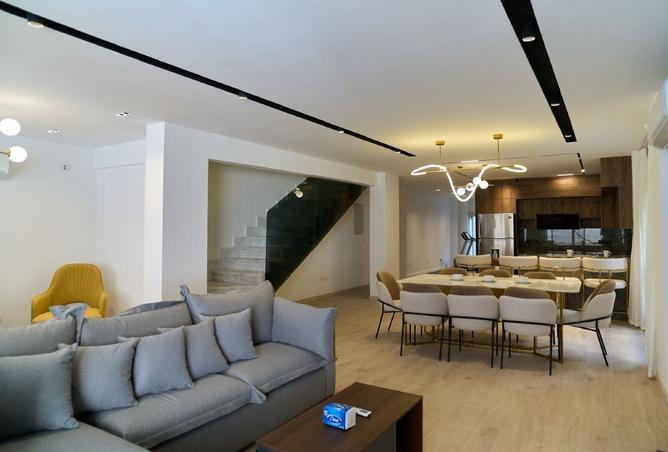 8382847 - Property Image 2