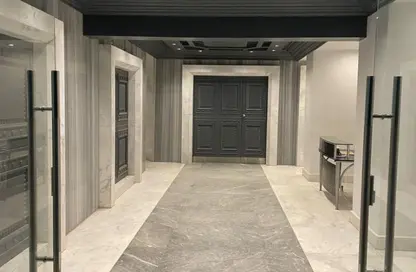 Apartment - 2 Bedrooms - 2 Bathrooms for sale in Zahraa El Maadi - Hay El Maadi - Cairo