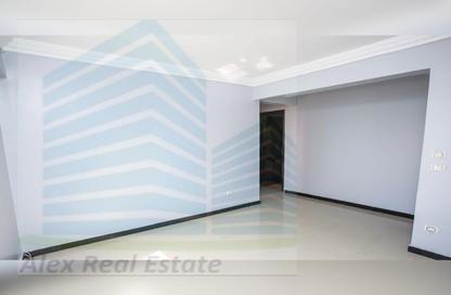 Apartment - 4 Bedrooms - 3 Bathrooms for rent in Omar Lotfy St. - Ibrahimia - Hay Wasat - Alexandria