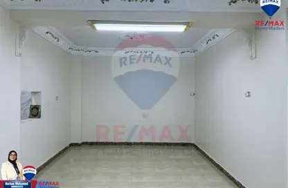Apartment - 3 Bedrooms - 1 Bathroom for sale in Al Gamaa District - Al Mansoura - Al Daqahlya