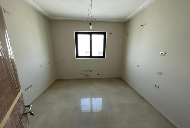 8252420 - Property Image 3