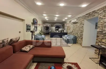 Apartment - 3 Bedrooms - 2 Bathrooms for sale in Gesr Al Suez St. - Roxy - Heliopolis - Masr El Gedida - Cairo