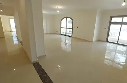 Apartment - 3 Bedrooms - 2 Bathrooms for sale in Saeed Zakaria St. - Al Sefarat District - Nasr City - Cairo