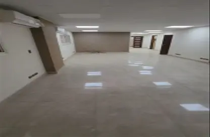 مساحات مكتبية - استوديو - 3 حمامات للايجار في شارع محي الدين أبو العز - المهندسين - الجيزة