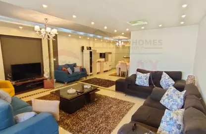Apartment - 3 Bedrooms - 2 Bathrooms for sale in Kamal Eldin Salah St. - Smouha - Hay Sharq - Alexandria