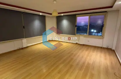 Office Space - Studio - 3 Bathrooms for rent in Hay El Maadi - Cairo