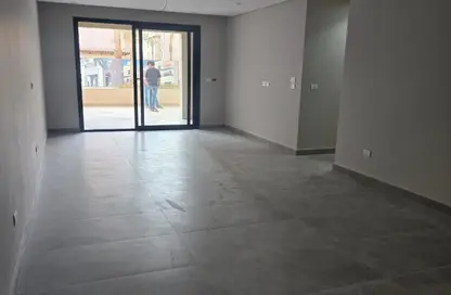 Apartment - 4 Bedrooms - 4 Bathrooms for rent in Village West - Sheikh Zayed Compounds - Sheikh Zayed City - Giza