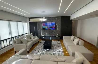 Apartment - 3 Bedrooms - 2 Bathrooms for sale in Sarayat Al Maadi - Hay El Maadi - Cairo