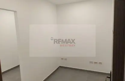 Clinic - Studio - 1 Bathroom for rent in Kazan Plaza - 6 October Compounds - 6 October City - Giza