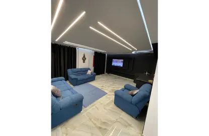 شقة - 3 غرف نوم - 2 حمامات للبيع في حدائق المهندسين - الحي الرابع - الشيخ زايد - الجيزة