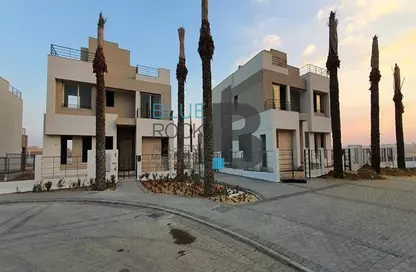 Villa - 4 Bedrooms - 5 Bathrooms for sale in Palm Hills New Cairo - 5th Settlement Compounds - The 5th Settlement - New Cairo City - Cairo