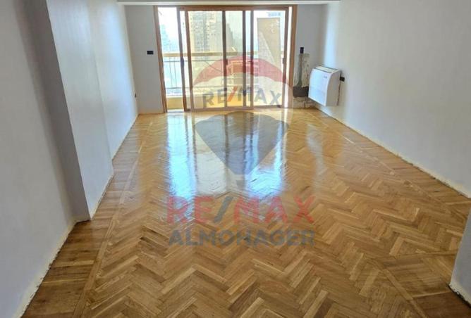 8438200 - Property Image 2