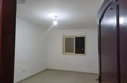 Apartment - 3 Bedrooms - 2 Bathrooms for rent in Zaker Hussein St. - Al Hadiqah Al Dawliyah - 7th District - Nasr City - Cairo