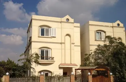تاون هاوس - 4 غرف نوم - 5 حمامات للبيع في حدائق المهندسين - الحي الرابع - الشيخ زايد - الجيزة