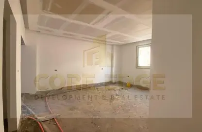 شقة - 3 غرف نوم - 2 حمامات للبيع في شارع المهندس احمد كمال حمدي - الحي السادس عشر - الشيخ زايد - الجيزة