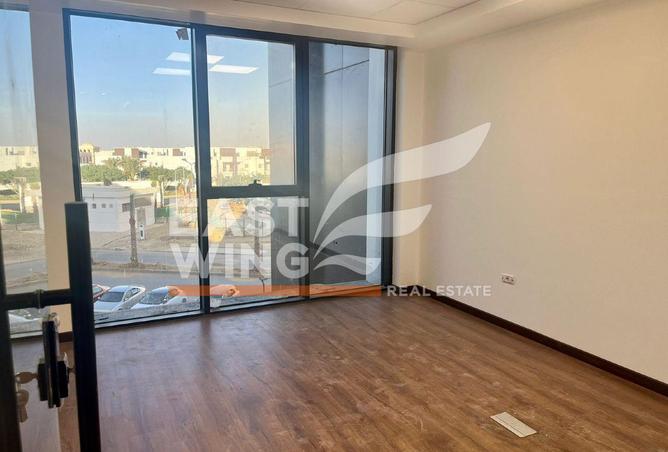 8073593 - Property Image 2