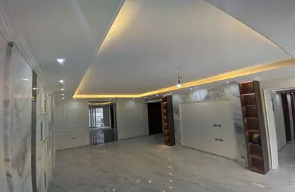Apartment - 3 Bedrooms - 2 Bathrooms for sale in Hyde Park - New Cairo City - Cairo
