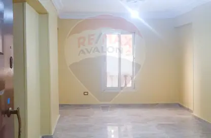 شقة - 4 غرف نوم - 1 حمام للبيع في محرم بك - حي وسط - الاسكندرية