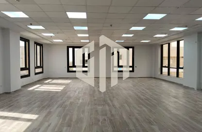 Office Space - Studio - 2 Bathrooms for rent in Bank Center Street - South Teseen St. - The 5th Settlement - New Cairo City - Cairo