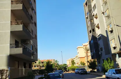 شقة - 4 غرف نوم - 3 حمامات للبيع في حدائق اكتوبر - مدينة 6 أكتوبر - الجيزة