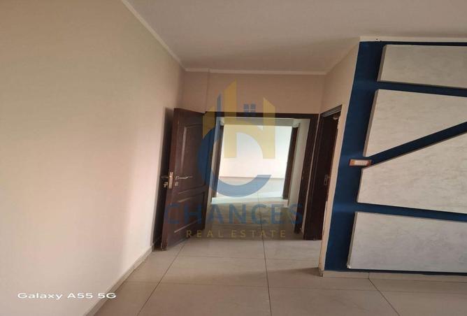 8043865 - Property Image 2