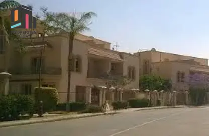 Twin House - 5 Bedrooms - 5 Bathrooms for sale in Greens - 6th District - Sheikh Zayed City - Giza