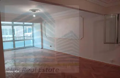 Apartment - 2 Bedrooms - 1 Bathroom for rent in Sant Square - Kafr Abdo - Roushdy - Hay Sharq - Alexandria