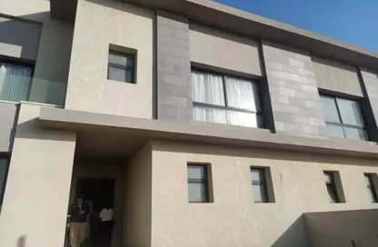 Villa - 3 Bedrooms - 3 Bathrooms for sale in Swan Lake Residence - 5th Settlement Compounds - The 5th Settlement - New Cairo City - Cairo