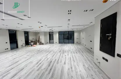 Office Space - Studio - 6 Bathrooms for rent in Hyde Park Business District Mall - South Teseen St. - The 5th Settlement - New Cairo City - Cairo
