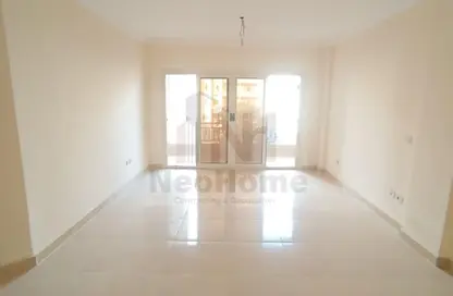 شقة - 3 غرف نوم - 2 حمامات للايجار في مدينة وصال - كمبوندات الشروق - مدينة الشروق - القاهرة