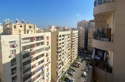 شقة - 3 غرف نوم - 2 حمامات للبيع في شارع الزهراء - سموحة - حي شرق - الاسكندرية