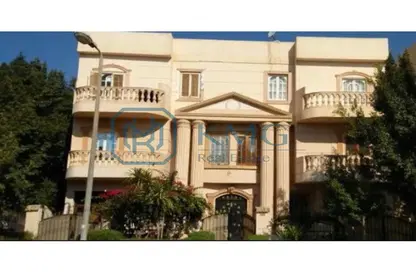 Apartment - 3 Bedrooms - 1 Bathroom for sale in Area E - Ganoob El Acadimia - New Cairo City - Cairo