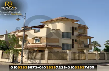 Villa - 4 Bedrooms - 4 Bathrooms for sale in Royal City - Sheikh Zayed Compounds - Sheikh Zayed City - Giza