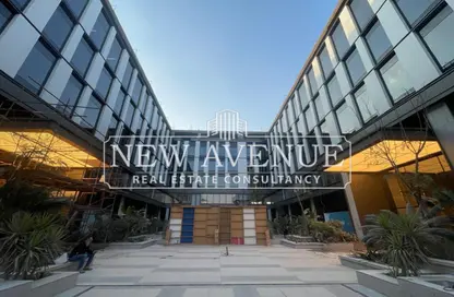 مساحات مكتبية - استوديو - 2 حمامات للايجار في الطريق الدائري - حى جنوب الاكايمية - مدينة القاهرة الجديدة - القاهرة