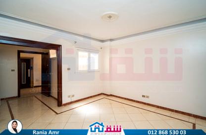 Apartment - 3 Bedrooms - 2 Bathrooms for sale in Aziz Kaheel St. - Tharwat - Hay Sharq - Alexandria
