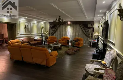 Apartment - 2 Bedrooms - 3 Bathrooms for sale in Al Hadaba Al Wosta - Mokattam - Cairo