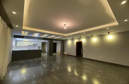 شقة - 2 غرف نوم - 3 حمامات للايجار في ذا كورت ياردز - كمبوندات الشيخ زايد - الشيخ زايد - الجيزة