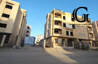 بناية كاملة - 8 غرف نوم - 8 حمامات للبيع في المجاورة الثانية - الاسكان العائلي - مدينة الشروق - القاهرة
