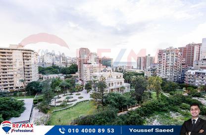 دوبلكس - 5 غرف نوم - 3 حمامات للبيع في شارع مصطفي ابو هيف - سابا باشا - حي شرق - الاسكندرية
