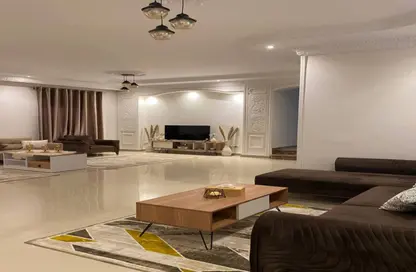 Apartment - 3 Bedrooms - 3 Bathrooms for rent in Orouba Axis - Area A - Ganoob El Acadimia - New Cairo City - Cairo