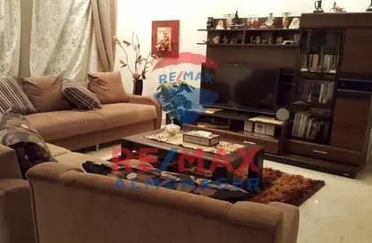 منزل مزدوج - 4 غرف نوم - 3 حمامات للبيع في جرينز - الحي السادس - الشيخ زايد - الجيزة