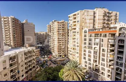 شقة - 3 غرف نوم - 2 حمامات للبيع في شارع البرت الاول - سموحة - حي شرق - الاسكندرية