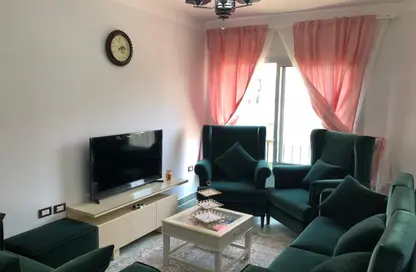 Apartment - 2 Bedrooms - 1 Bathroom for sale in Masaken Zahraa Nasr City St. - Zahraa Madinat Nasr - Nasr City - Cairo